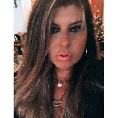 Jumaestri's profile picture. 📍051, Esquerdista , feminista , anti racista ❤️✊🏻! Noveleira! paciente oncológica