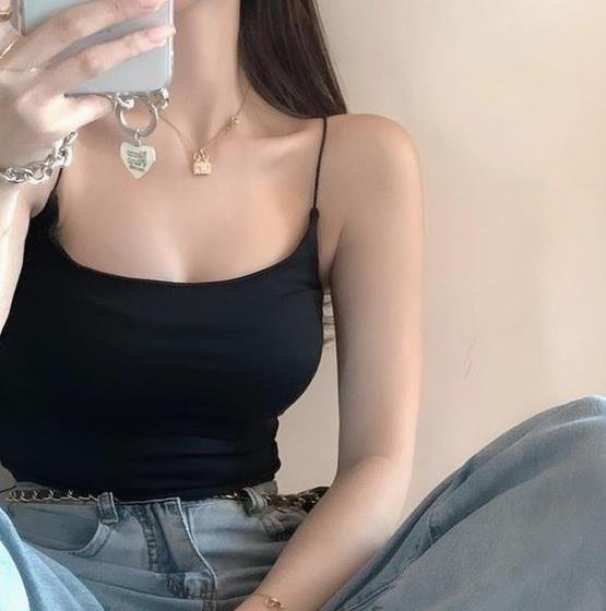 MuPfhH8MJ3lVc's profile picture. 現在４３歳です。二年前に夫と離婚して、現在独り身です。バツイチでも恋していいですか？受け止めてくれる方探してます。 限界まで遊びたい。。。 不慣れではございますが、よろしくお願い致します😄💕