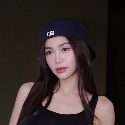 englotcrf's profile picture. girls like girls and clube de regatas do flamengo.