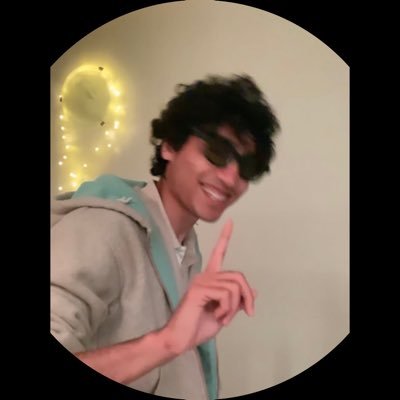 Usamanc007's profile picture. All cats don’t land on feet.