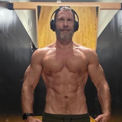 justadude80's profile picture. I like to be the butt of my own jokes. #gaintrust 💯