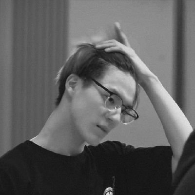 blackliast__'s profile picture. 𝙏𝙝𝙚 𝙬𝙤𝙧𝙙 𝙡𝙤𝙫𝙚 𝙨𝙚𝙚𝙢𝙨 𝙧𝙞𝙙𝙞𝙘𝙪𝙡𝙤𝙪𝙨.