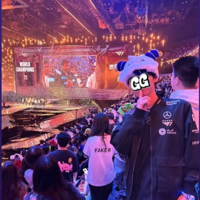 azure_valo's profile picture. 