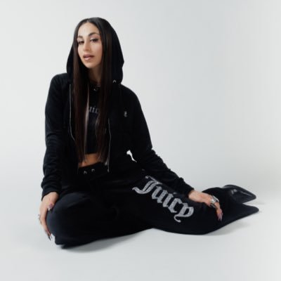 giulyymol's profile picture. M’ANNAMMOR ‘E ME fuori ora ➡️ https://t.co/YXWuafLY3v VIDEOCLIP YT fuori ora ➡️ https://t.co/Seu2gmSjmT