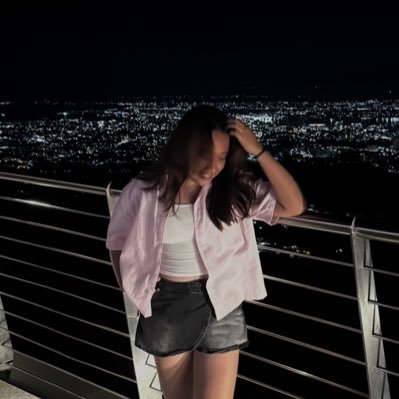 dorhts's profile picture. the earth laughs in flowers; 🌷