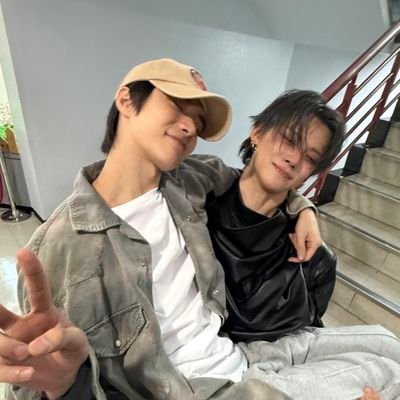 jjukkyurii's profile picture. the story ends with five always together #연밤