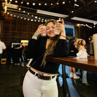 janesitaaaaaa's profile picture. selfless.