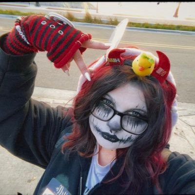 sarahmaalix's profile picture. he/they | 24 | owner of @devilhornsart