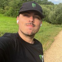 VitorxCorreia's profile picture. ⚡ Marketing manager Monster Energy 
💚 | Driving growth, creativity & bold campaigns 🚀