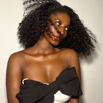 ladamedesclefs's profile picture. Real estate agent 🗝️ Saly-immo-Senegal                                                         Stock manager LTWaFricalogistics 🚛