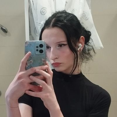 electrarexx_'s profile picture. 