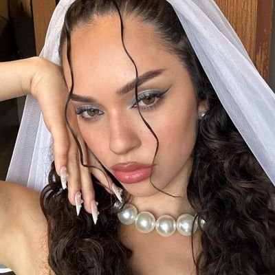 lilybluddie's profile picture. love me anyway