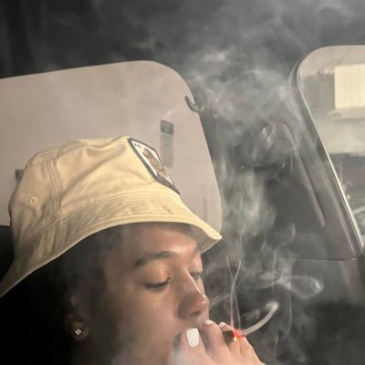 looklikemetrooo's profile picture. rastaman/Arsenal/gofvckyourself! iFB