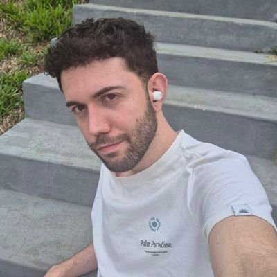 daddylouback's profile picture. dont ask just hug me. \n
There's an escape in escaping