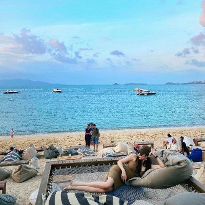 chu_yi86's profile picture. ☕ Collector of Small Happiness |📖 Listener of Stories |✨ Women Can Shine Too | 🌸Life, Beauty, and Growth，❌ Porn