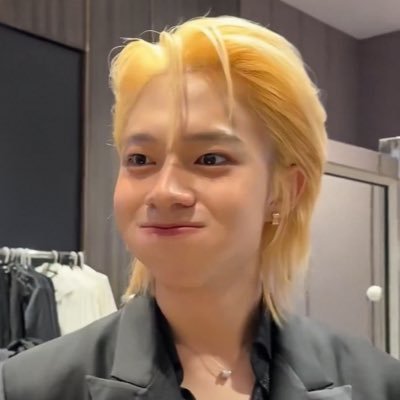 fofaii_7143's profile picture. 