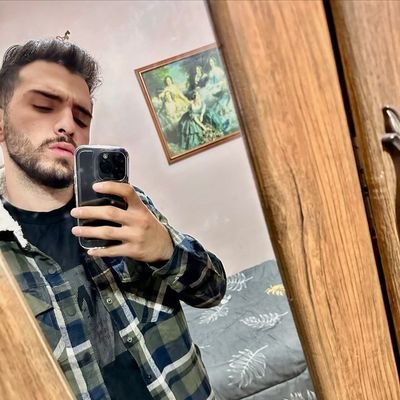 omidashrafi14's profile picture. im hope 🙂