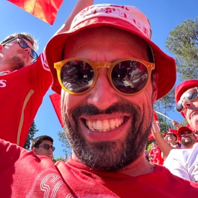 rjbpinto's profile picture. Podcaster:@bigodebenfica🎙// Pulha, garotão, ingrato, com ambições desmesuradas...enfim, um verdadeiro benfiquista