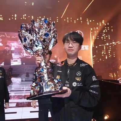 KhoravResurging's profile picture. •23
•🇨🇱
•#T1 
•#KRÜ
•#Haxorus  ♡
⭐⭐⭐⭐⭐⭐