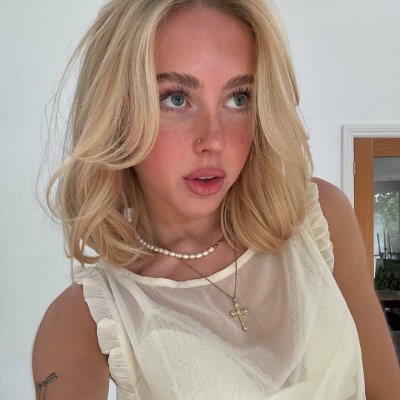 Adjani2331's profile picture. Looking for soul mate 👰Cryptocurrency holder 👸Love life and fitness 🎀 Artificial intelligence, don't send me private messages