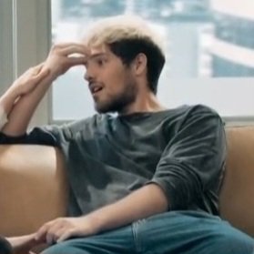 becaixs's profile picture. quantas vidas pra viver?