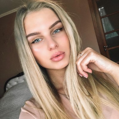 SofiaMartig91's profile picture. Coffee enthusiast ☕ | Dog mom to my rescue pup, Luna 🐾 | Lover of golden hour walks & cozy book nights 📚 | Trying to find joy in the small stuff—always down f