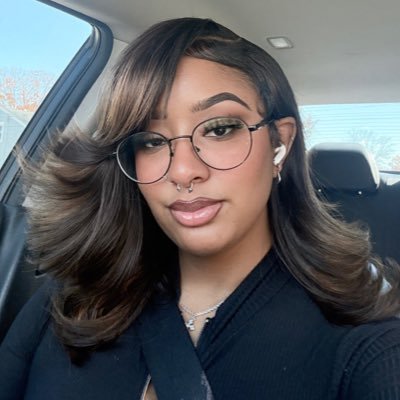 vibingwithrara's profile picture. sometimes i play video games 👾🎮 | | Romans 10:9 🕊️ | | Jesus Christ is King ✝️