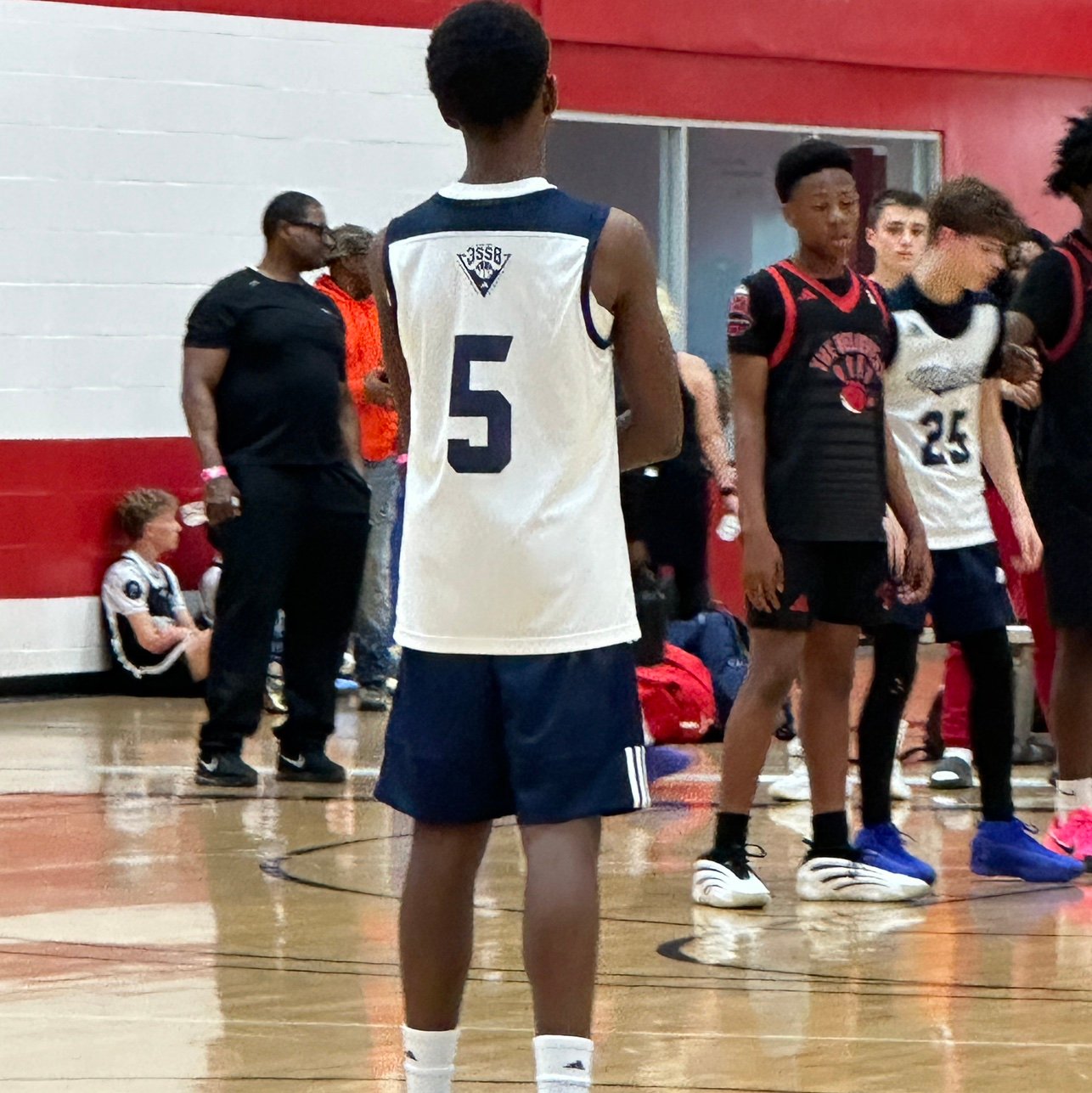 DeVaughnHutsell's profile picture. Paris city schools | class of 2030 | 6’0 125 lbs | aau team-@midwestbbclub |🏀pg / 🏈 wr |3.78 Gpa