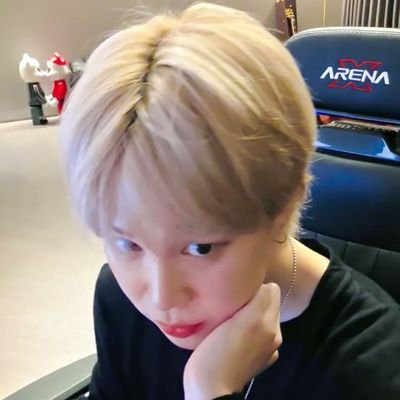 pjm_inxffable's profile picture. 'Wisdom is higher than the sky' 朴智旻(PJM) #JIMIN #지민 ¨*•.¸¸♪

~28🌸
(FanAcc)