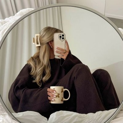 xrcwt85's profile picture. wildflowers & quiet thoughts.