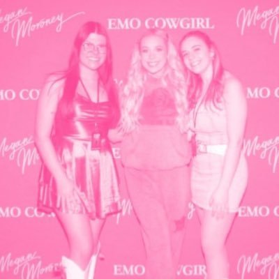 cowgirllikesav's profile picture. met meg 3/22 & 3/27 🫶🏻 (i’m not okay)