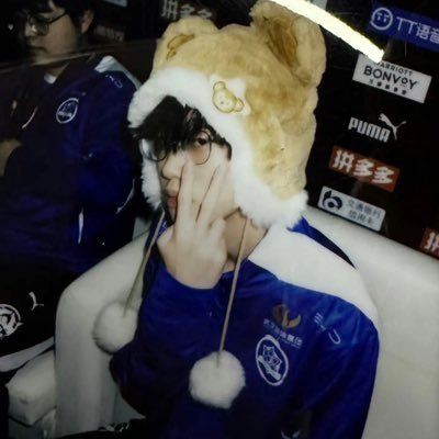 scarlet4869_'s profile picture. 你说蓝色是你最爱的颜色💙