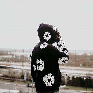 itsanlo's profile picture. 