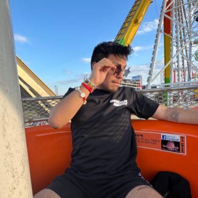 speakingofdan_'s profile picture. i just be retweeting shit |