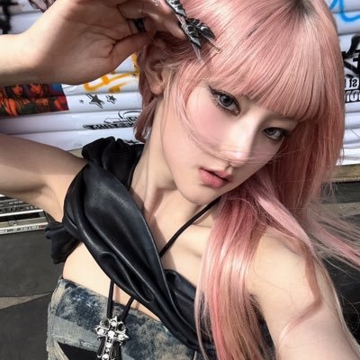 700rb's profile picture. ╰┈for the kisses