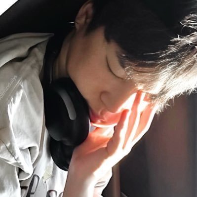 van7te's profile picture. diagnosed with OBD (obsessive bangtan disorder)