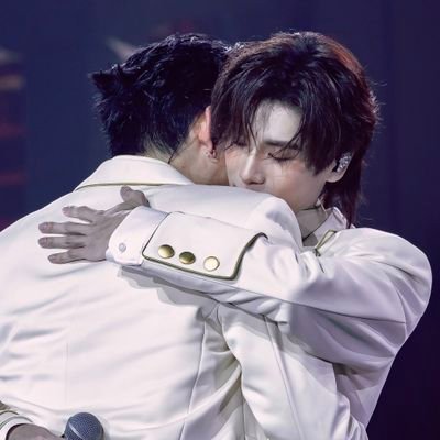 sukatempekecap's profile picture. another acc @nooniech !!
@ppnaravit @phuwintang @ChenRcj @dunknatachai