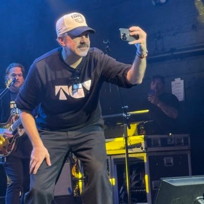 Journey4eva's profile picture. Never enough, but always too much ✌️All people are different people ❤️🧡💛💚💙💜🦄