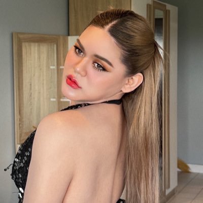 MAGAZINEISHAPP1's profile picture. ฉันก็ติ่งคนนึง มีชีวิตจิตใจทำไมไม่เข้าใจกันบ้าง55555 #LYKN #BUS