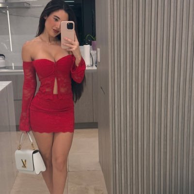 kate_evian's profile picture. hurt by the people I trust 💔