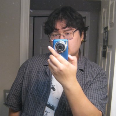 lesbianamese's profile picture. lesbian that loves books, films, ocean animals, and being called handsome!!!!