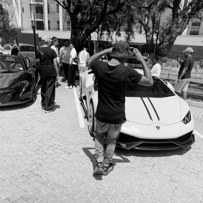 senzi313's profile picture. 