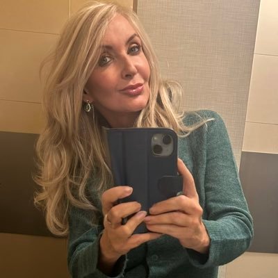 mand_brun's profile picture. Pendle Witch on the south coast.