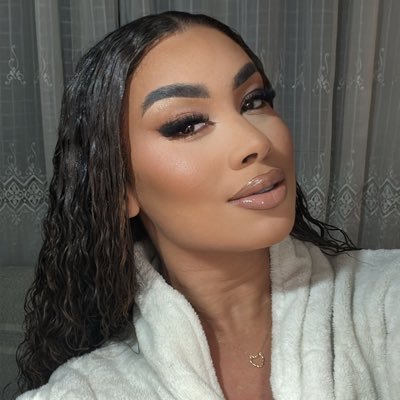 MiriaAzeredo's profile picture. 