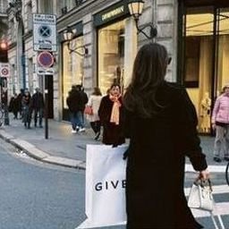 Qikui587543's profile picture. 