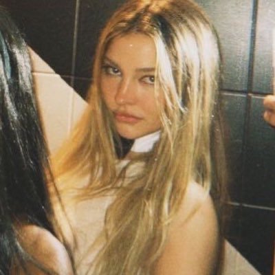 oykuzadee's profile picture. Emektar danscı, milli nefret, model fıstık, sporcu, %0.5 motive dinleyicisi, aslan kadini