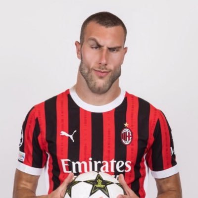 pavlovismo's profile picture. @acmilan 🔴⚫️