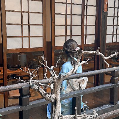 rwvmjhwer's profile picture. 旅で感じた英国とスイス、そしてフランスの色が今も心に残っています。
最近は日本語の表現に惹かれて、少しずつ学んでいます。