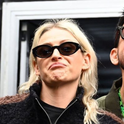 feminiroan's profile picture. 𝒎𝒓. 𝒓𝒐𝒃𝒐𝒕 - 𝒔𝒆𝒂𝒔𝒐𝒏 𝟒, 𝒆𝒑𝒊𝒔𝒐𝒅𝒆 𝟑, 𝟒𝟑:𝟑𝟒 • (ela/dela/a) • fan account