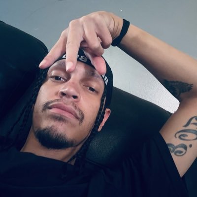 Lo_cloudz's profile picture. IG: papa_uchiha2x